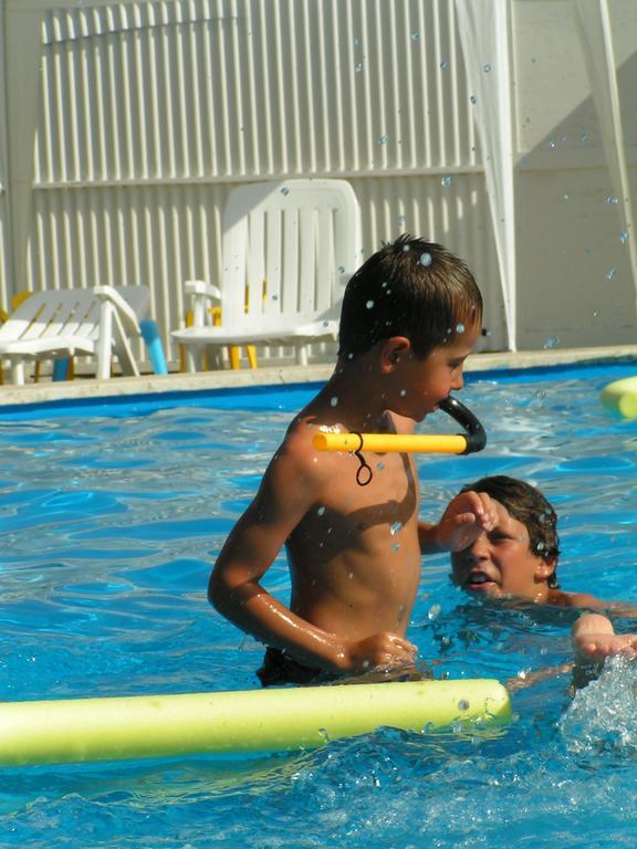 Blu Marlin bungalow Appartamenti con piscina Lido Adriano Esterno foto