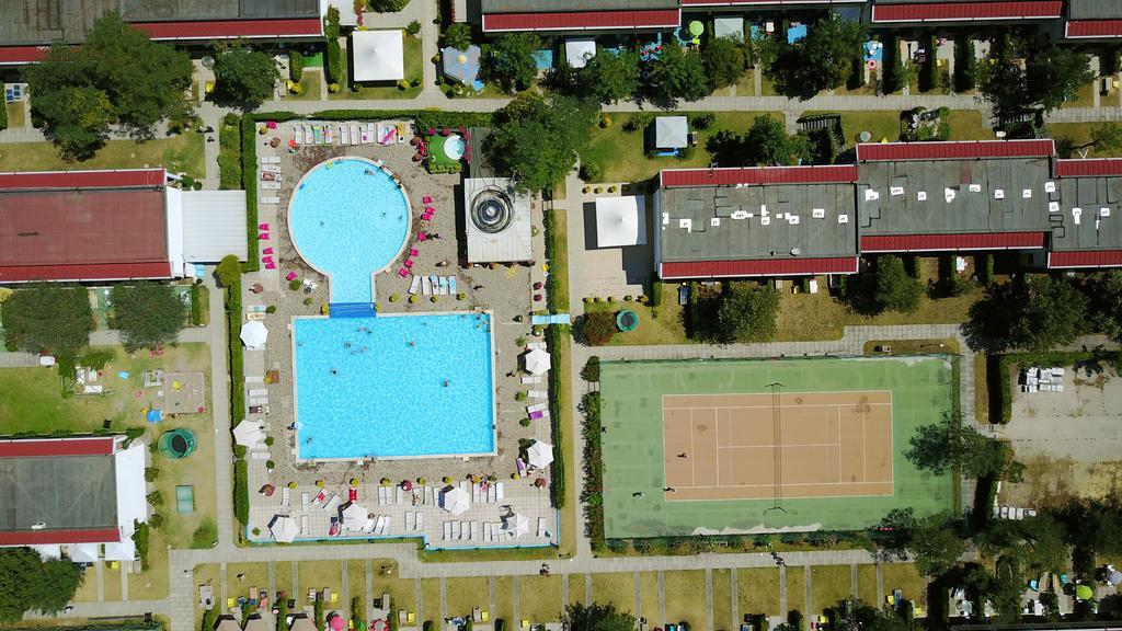 Blu Marlin bungalow Appartamenti con piscina Lido Adriano Esterno foto