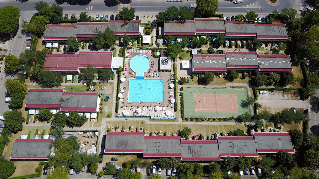 Blu Marlin bungalow Appartamenti con piscina Lido Adriano Esterno foto