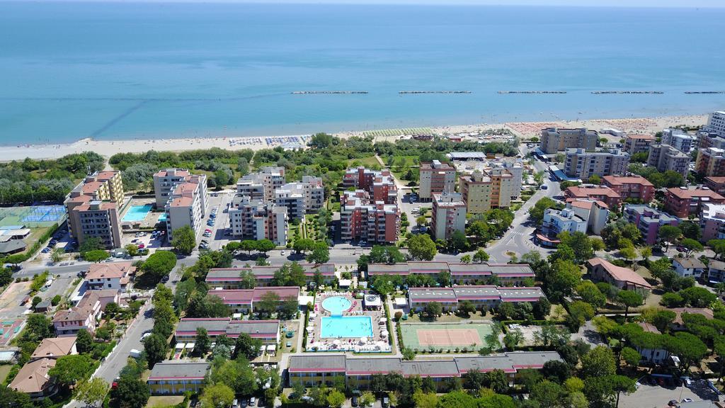 Blu Marlin bungalow Appartamenti con piscina Lido Adriano Esterno foto