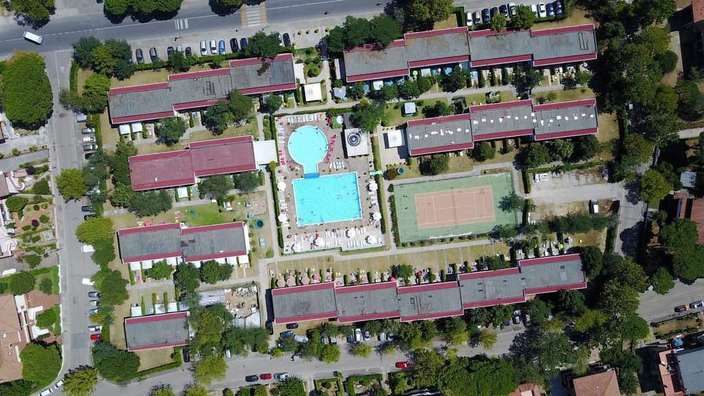 Blu Marlin bungalow Appartamenti con piscina Lido Adriano Esterno foto