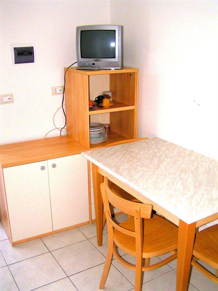 Blu Marlin bungalow Appartamenti con piscina Lido Adriano Esterno foto